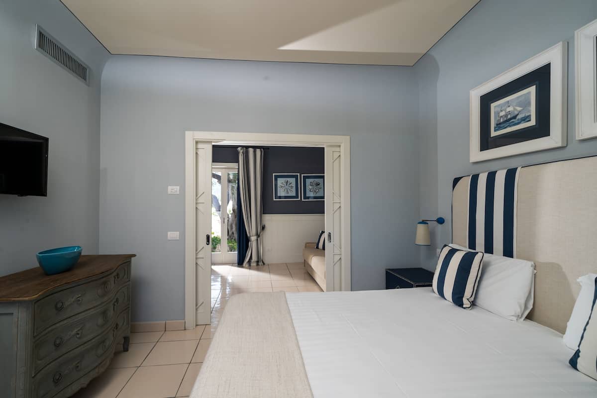 Suite, Terrace, Garden View (Blue) | 1 bedroom, minibar, in-room safe, soundproofing