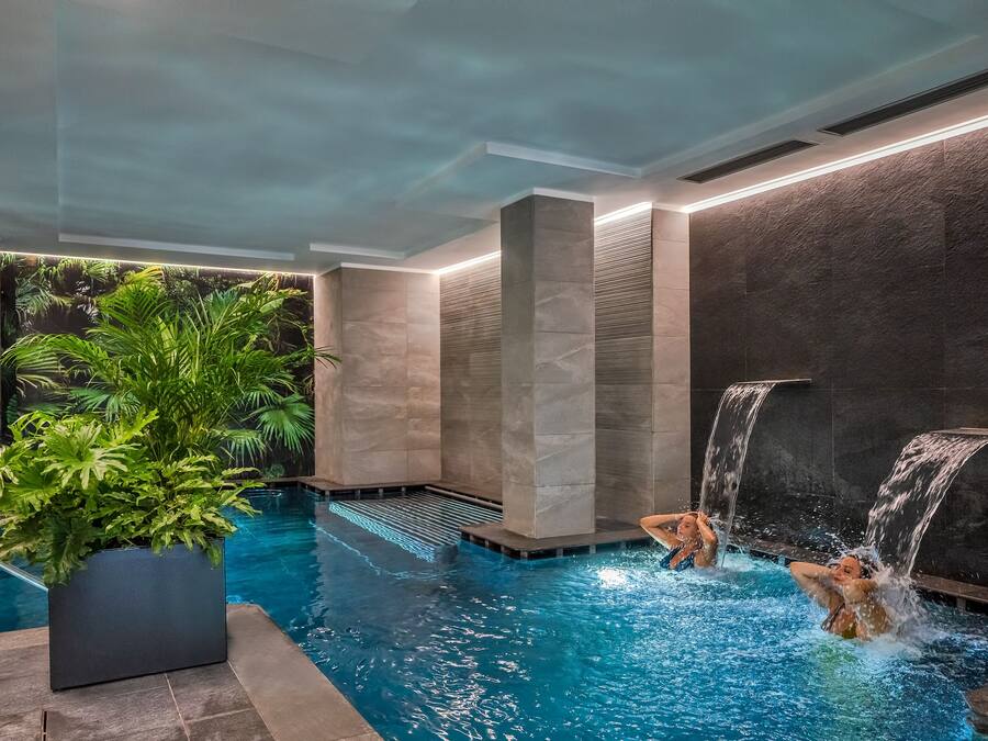 Behandlingsrom for par, boblebad, dampbad og kroppsbehandlinger