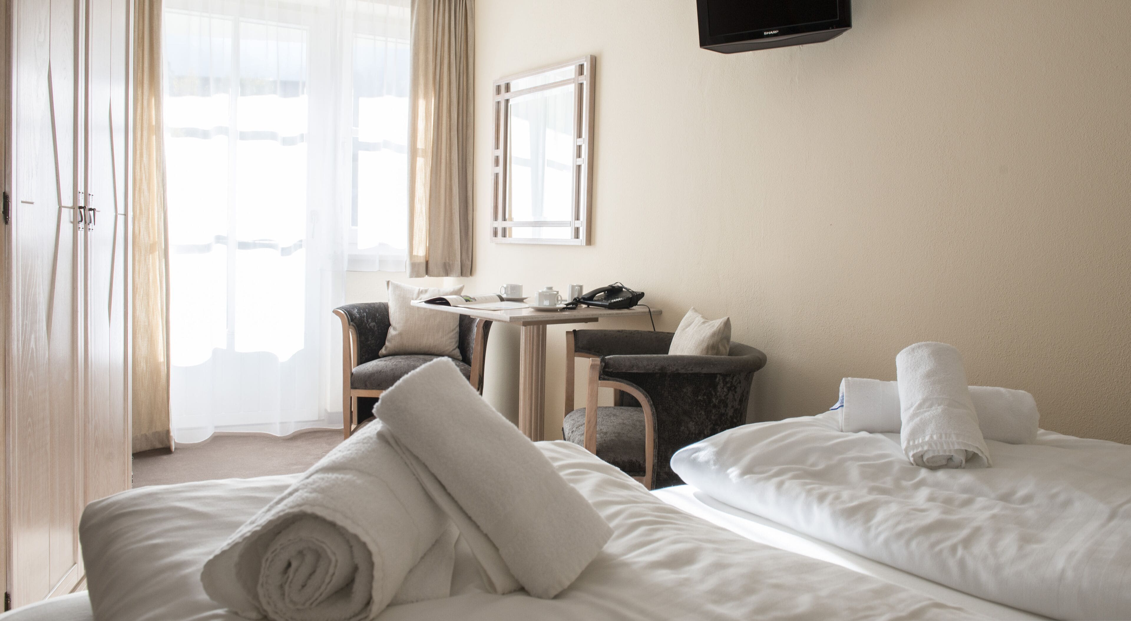 Apartment, 1 Schlafzimmer (Granat) | Wohnbereich | Fernseher