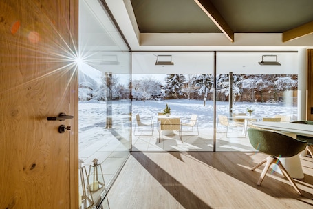 Terraza. Crystls Aparthotel