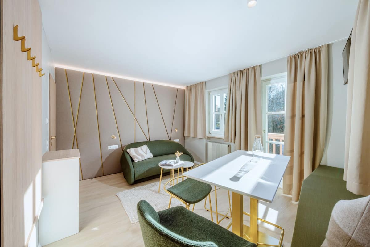 Two Bedroom Apartment (Saphir) | Living area | TV