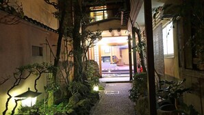 Exterior - Sennen no Yu Gonzaemon (Toyooka)