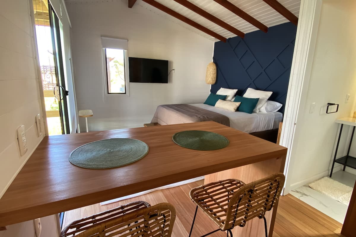 design studio suite | egyptian cotton sheets, minibar, individually decorated, free wifi