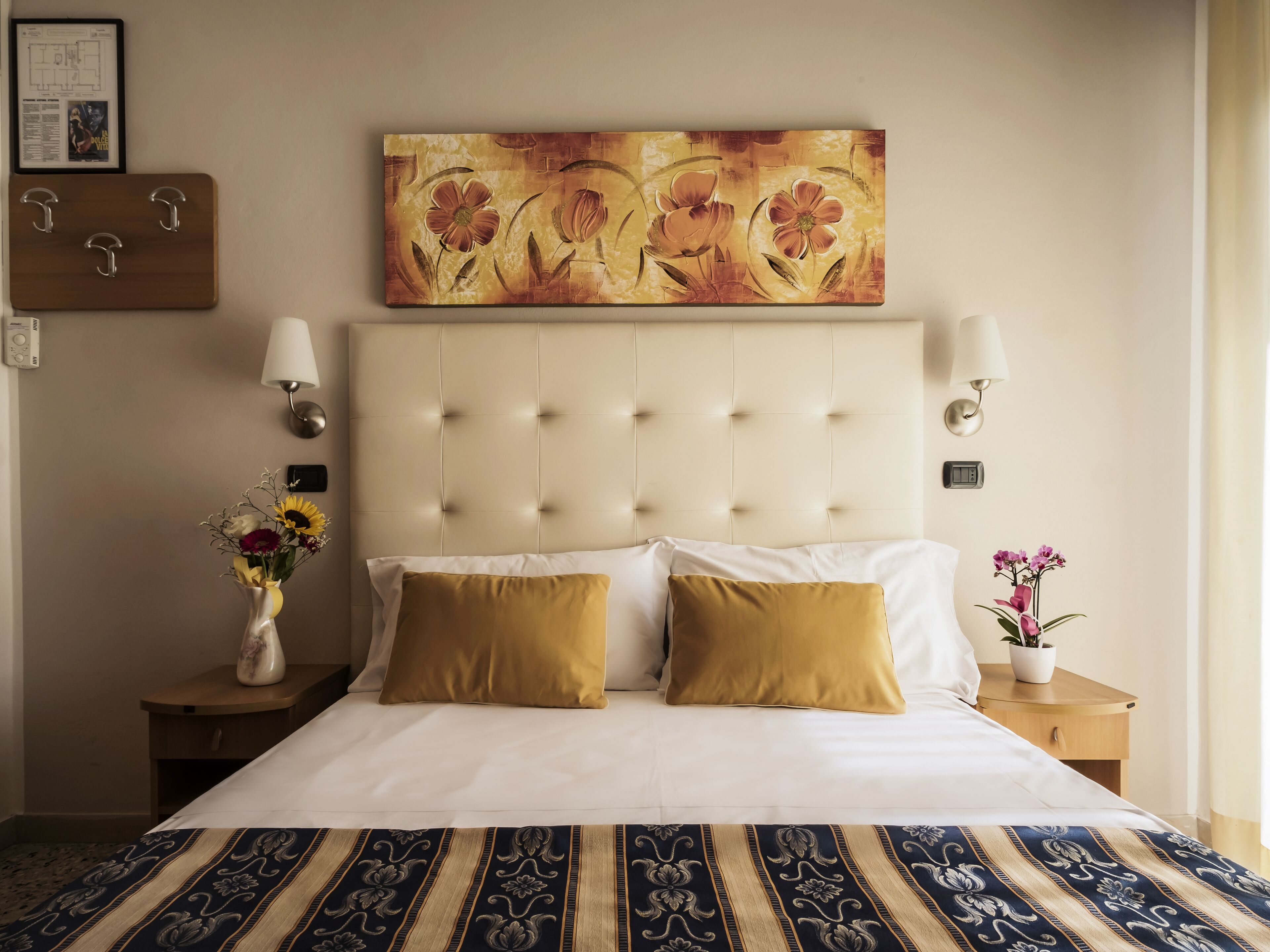 classic room | in-room safe, desk, free wifi, bed sheets