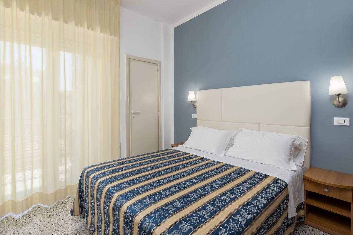 Superior Room | In-room safe, desk, free WiFi, bed sheets