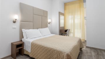 Coffres-forts dans les chambres, bureau, Wi-Fi gratuit, draps fournis