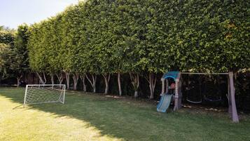 Children’s play area – outdoor