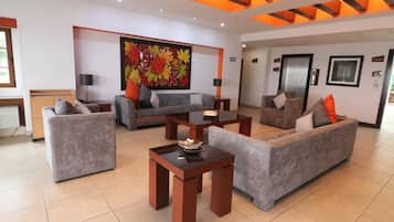 Televisión de pantalla plana de 32 pulgadas con canales por cable