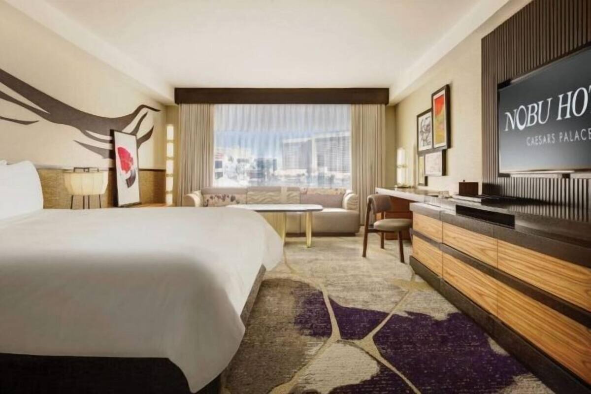 1 phòng ngủ, bộ đồ giường cao cấp, nệm có lớp đệm bông, minibar