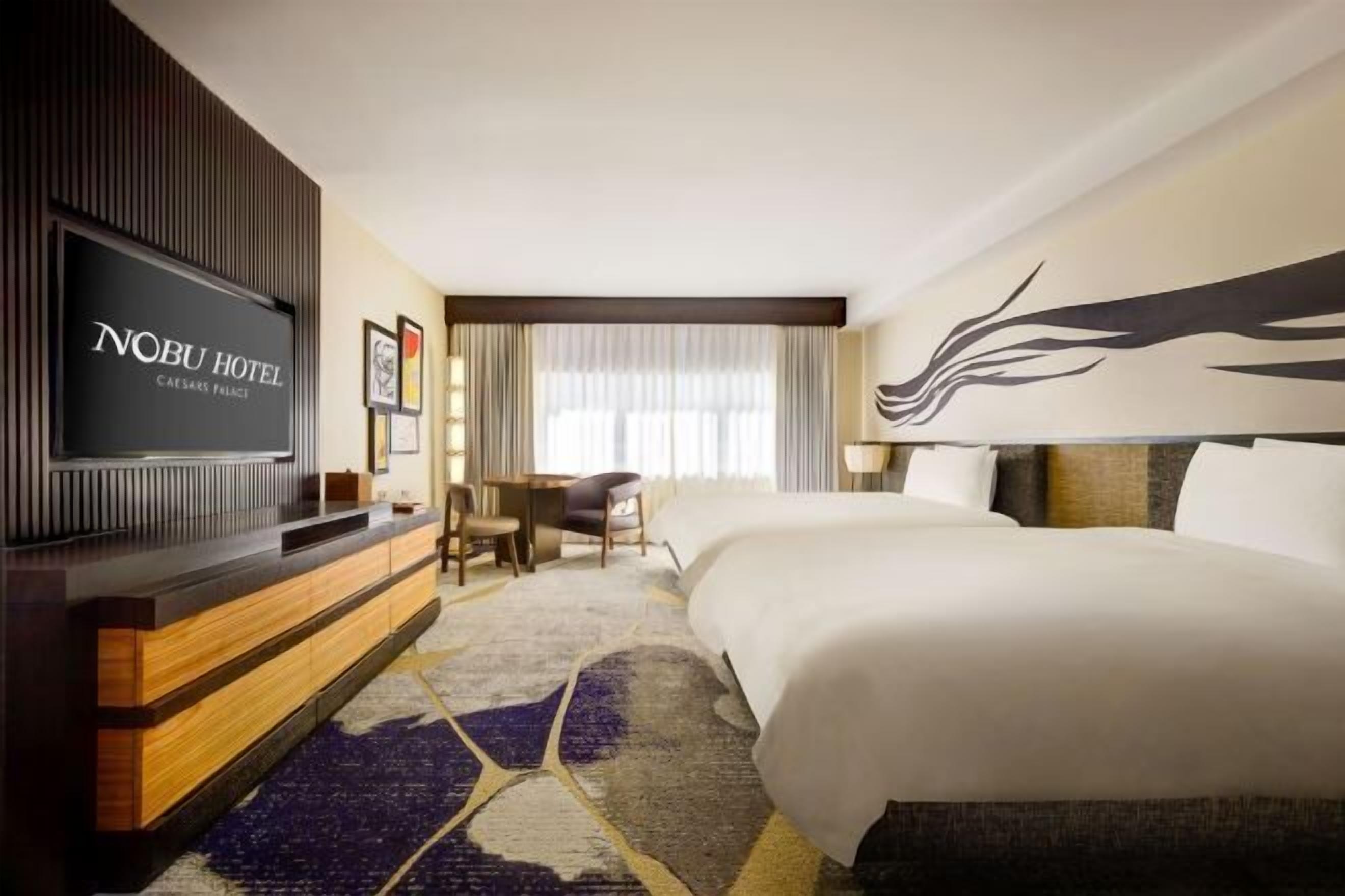 Ropa de cama de alta calidad, colchones con pillow-top y minibar 