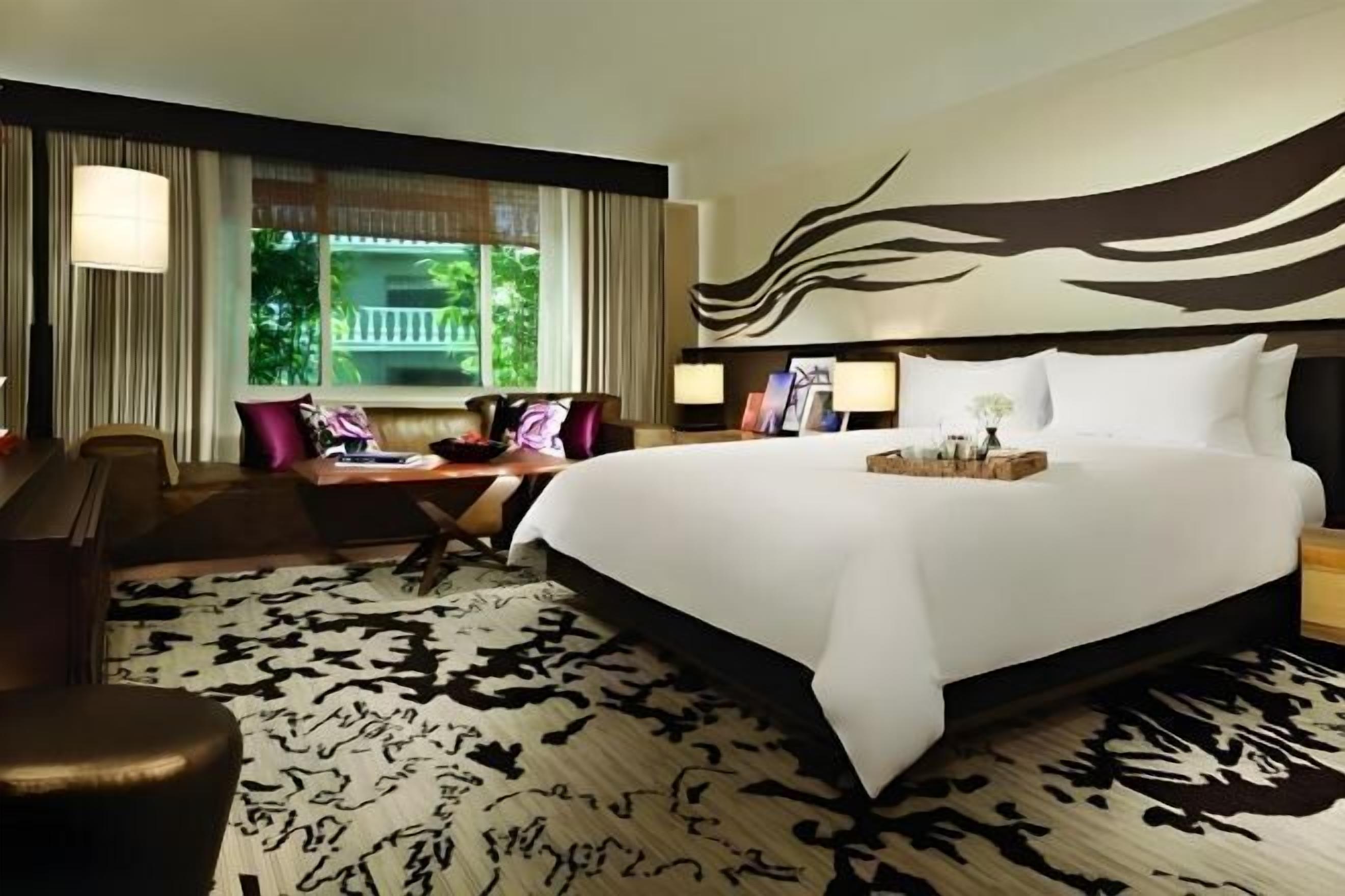 Ropa de cama de alta calidad, colchones con pillow-top y minibar 