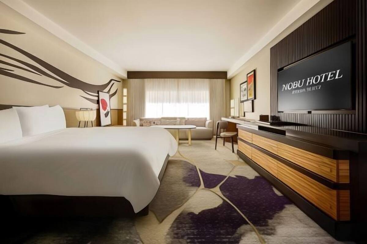 1 phòng ngủ, bộ đồ giường cao cấp, nệm có lớp đệm bông, minibar