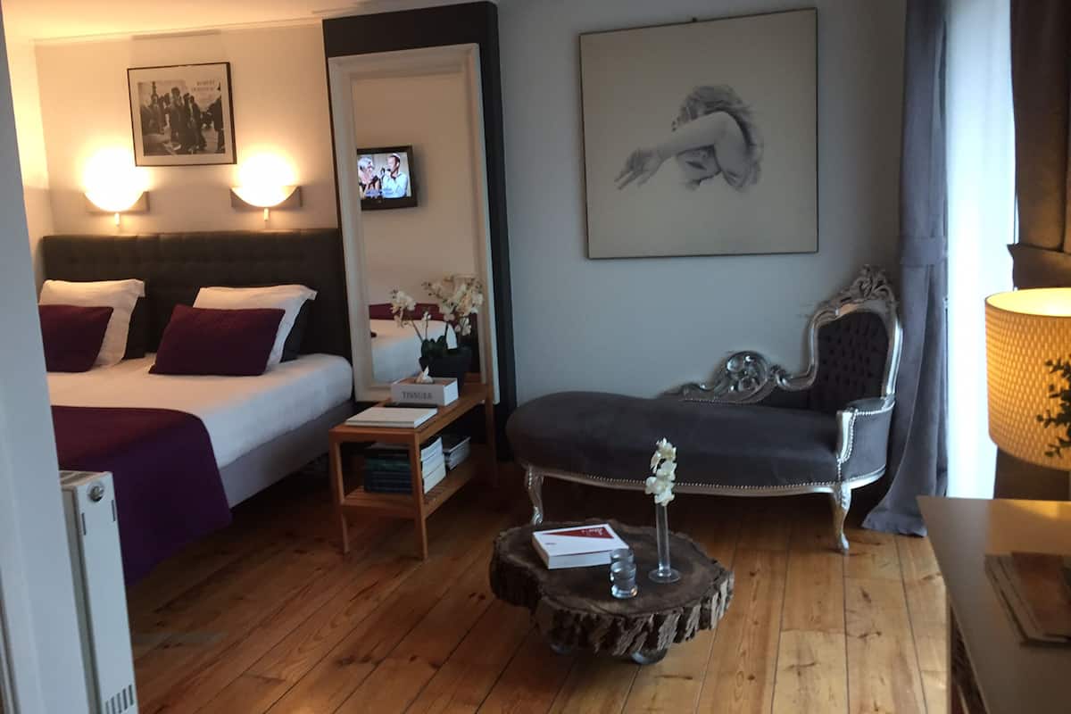 Doppia Comfort, patio, vista giardino | Tende oscuranti, insonorizzazione, Wi-Fi gratuito, lenzuola