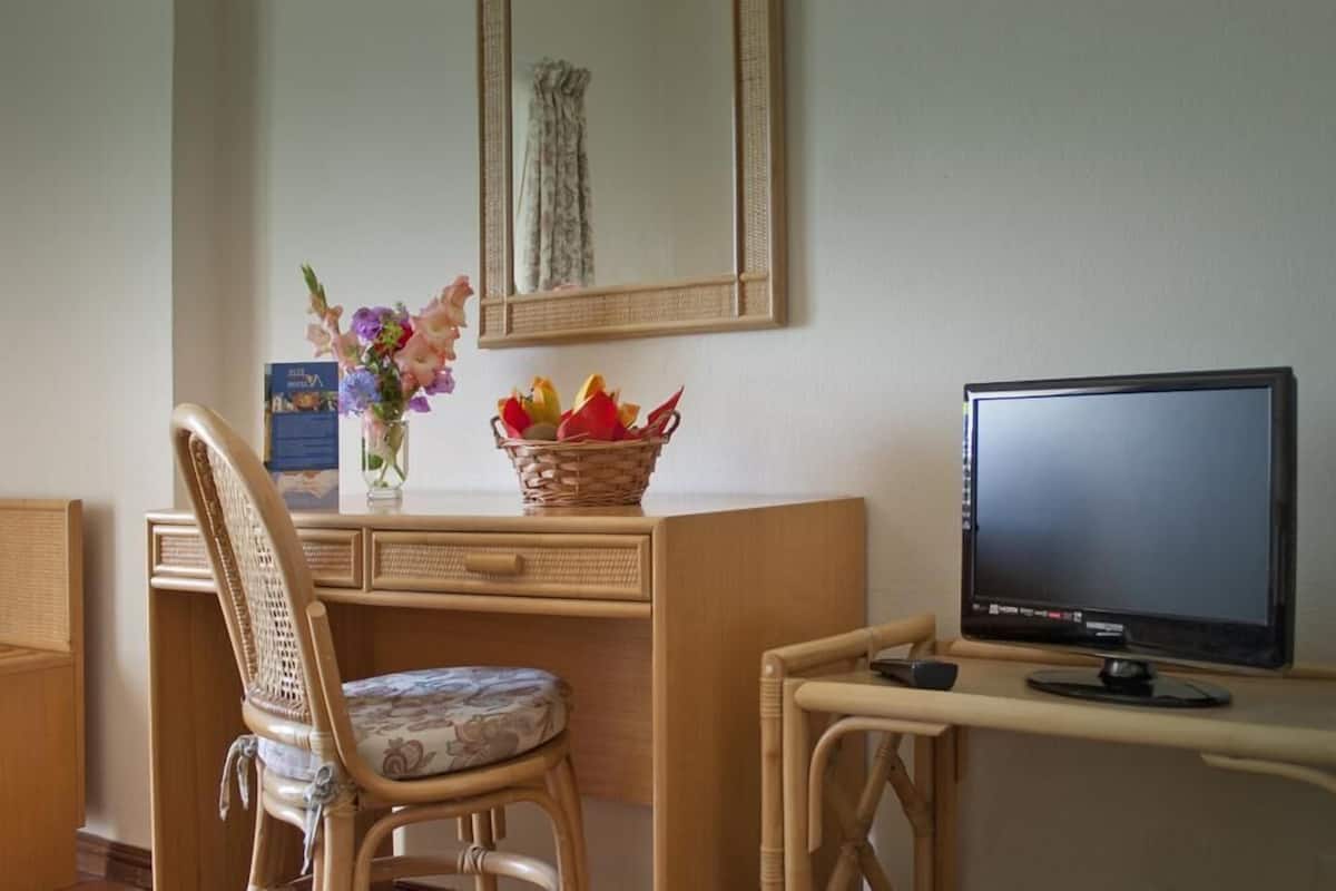In-room safe, desk, iron/ironing board (on request), WiFi (free)