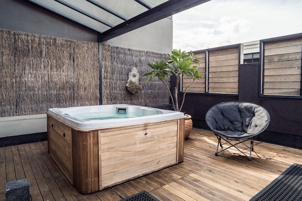 Estudio Deluxe, bañera de hidromasaje | Wifi gratis y ropa de cama