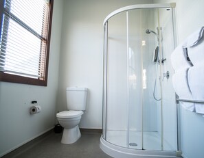 Family Room, Ensuite | Bathroom | Towels, shampoo, toilet paper - U Boutique Hotel, SureStay Collection by BW (Wellington)