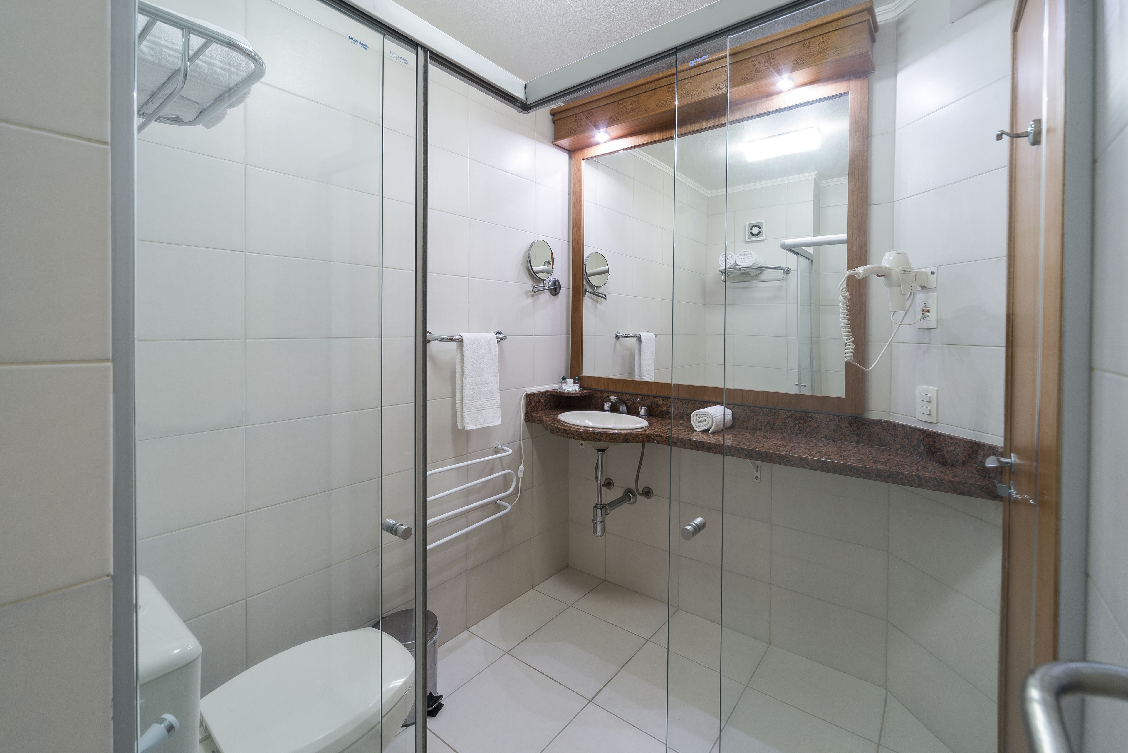 minibar, in-room safe, free wifi, bed sheets