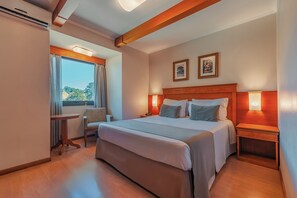 Minibar, in-room safe, free WiFi, bed sheets - Hotel Laghetto Premio (Gramado)