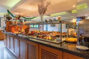 Free daily buffet breakfast - Hotel Laghetto Premio (Gramado)