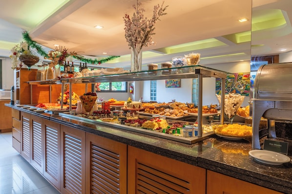 Free daily buffet breakfast - Hotel Laghetto Premio (Gramado)