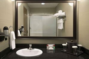 Free WiFi, alarm clocks - Ramada by Wyndham Conklin (Conklin)