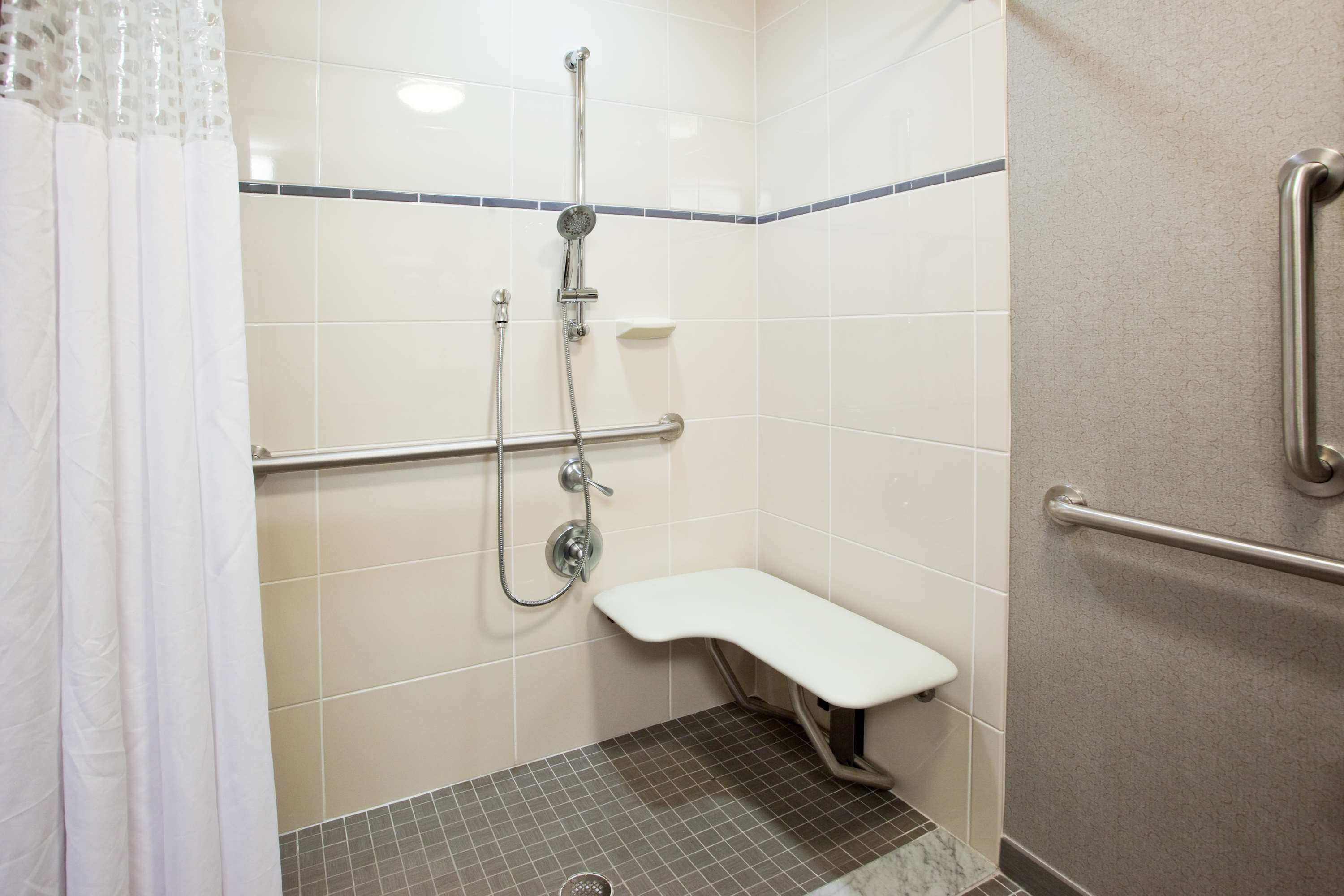 room, 1 king bed, accessible, non smoking | bathroom | designer toiletries, hair dryer, towels