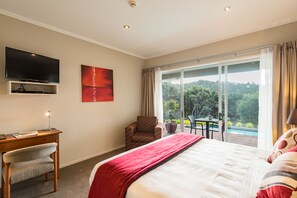 Zimmer, 1 King-Bett, Poolseite