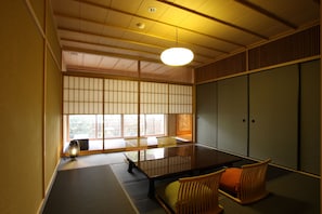 Twin Room With Four Semidouble Beds | Living room