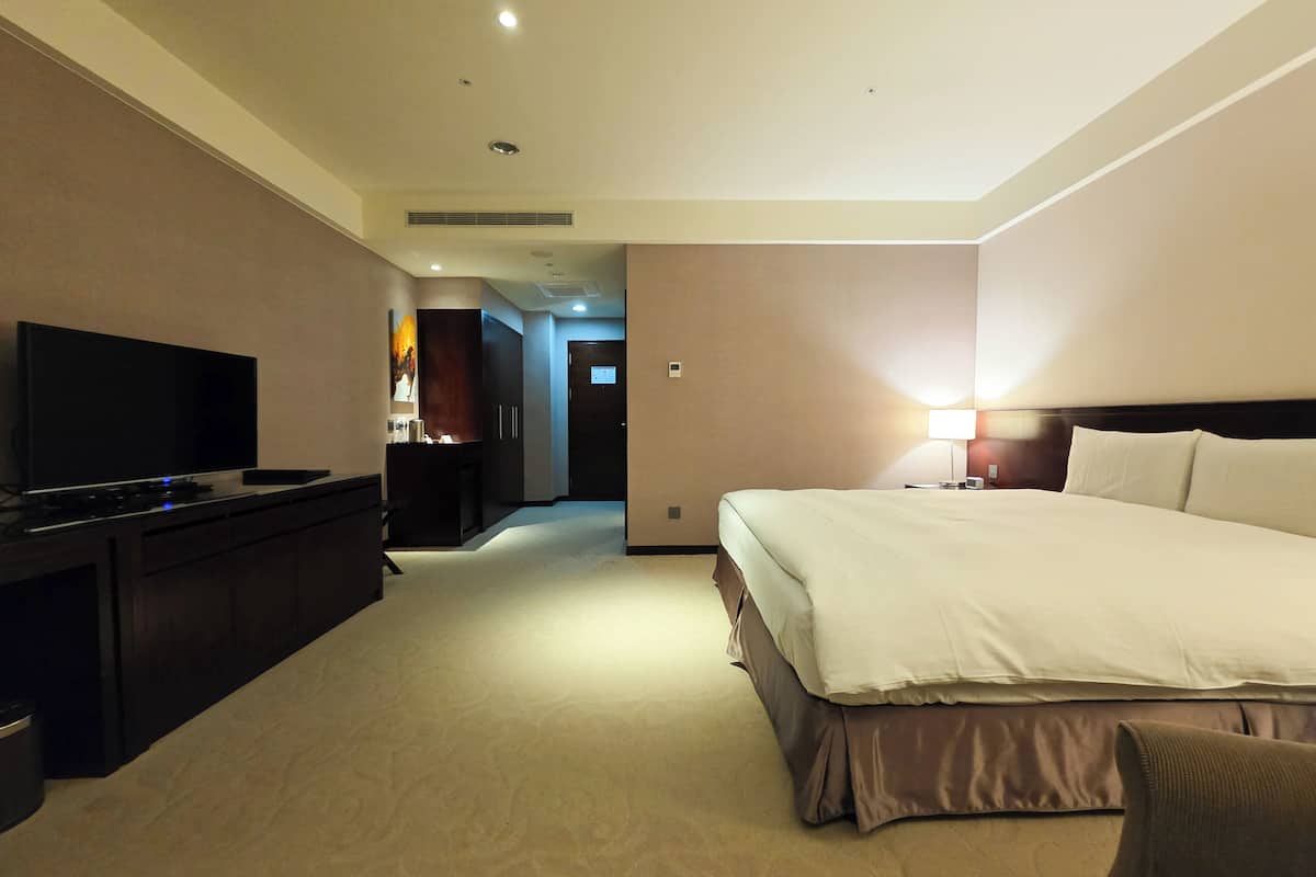 Double Room - No Window