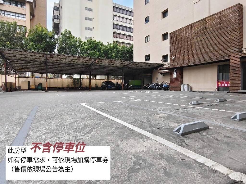 Minibar, in-room safe, desk, blackout curtains