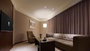 Presidential Suite, 1 King Bed (President Suite) | Living area