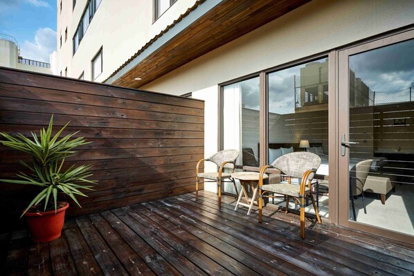 Phòng 4 Deluxe, 2 giường cỡ queen, hiên | Hiên