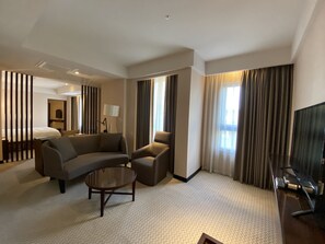 Phòng 4 dành cho gia đình, bồn tắm | Quang cảnh từ phòng