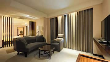 Minibar, in-room safe, desk, blackout curtains