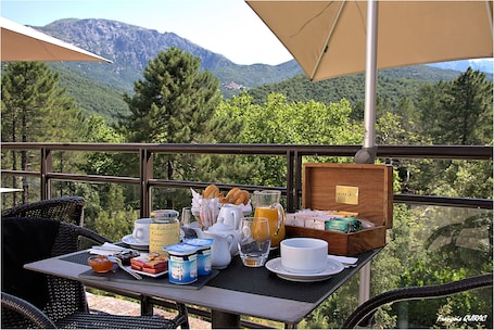 Daily self-serve breakfast (EUR 15 per person)