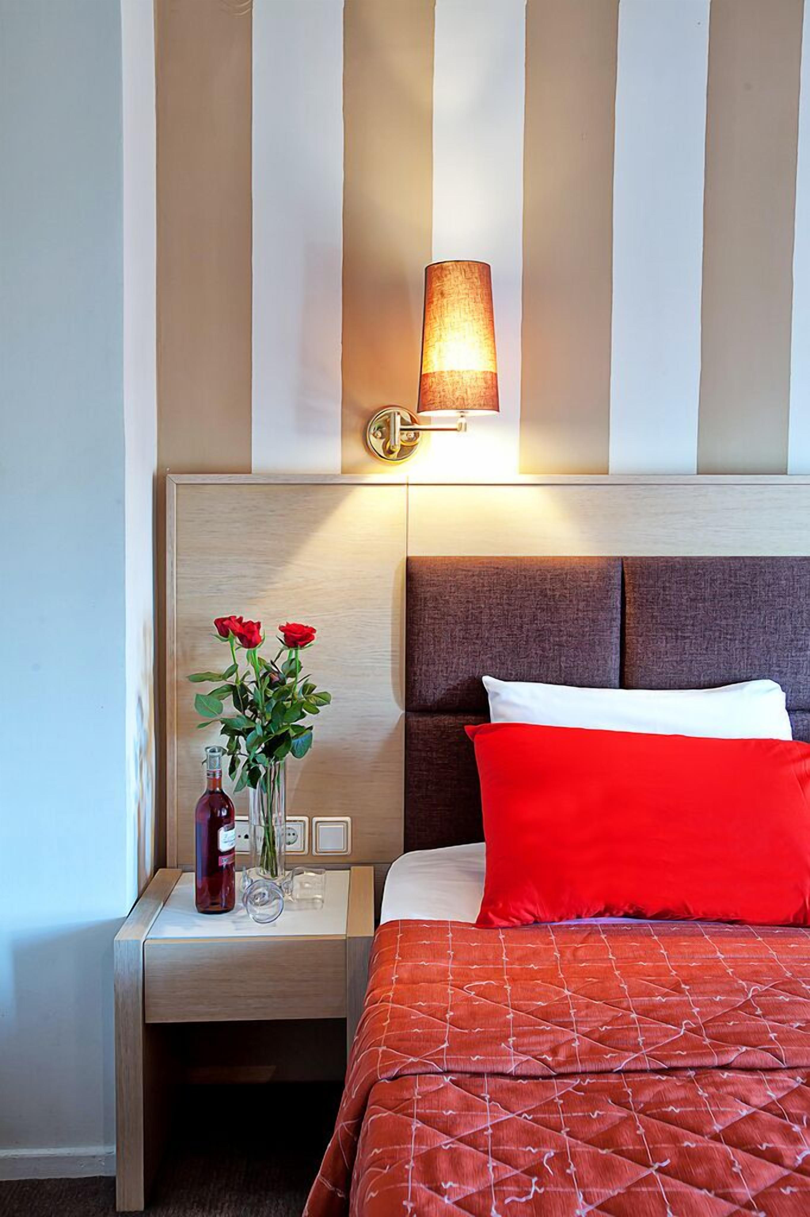 Premium bedding, minibar, desk, soundproofing