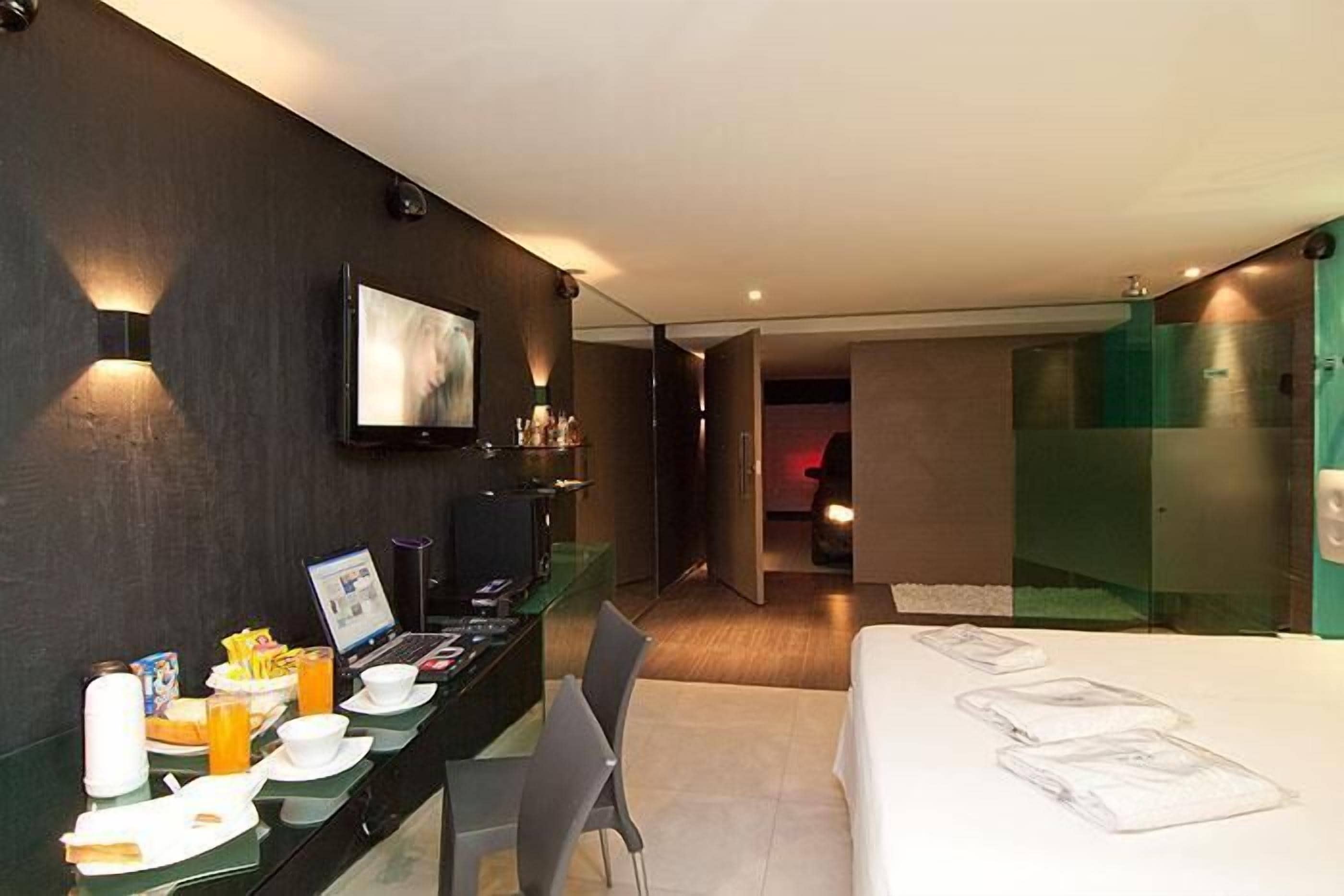 standard room | minibar, desk, soundproofing, free wifi
