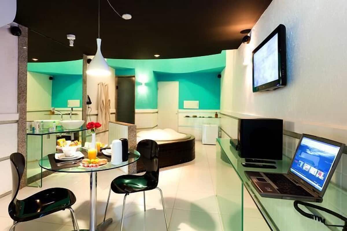 Minibar, desk, soundproofing, free WiFi