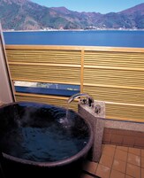 客房内保险箱、免费 WiFi