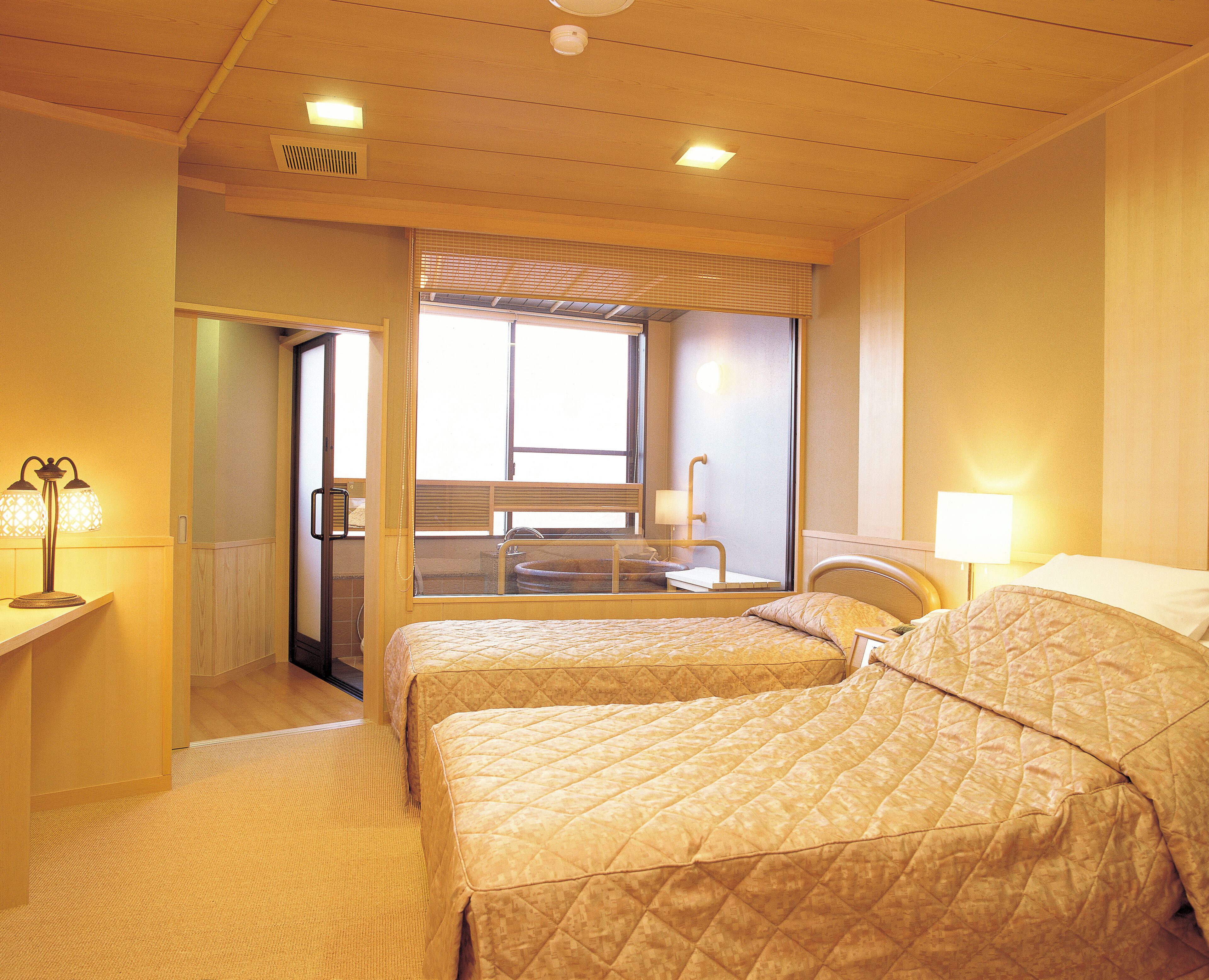 [Non-smoking] Japanese-Western style room with lakeside bath | In-room safe, free WiFi