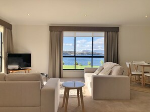 Maria Villa 4 - Waterfront | Living area