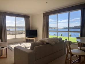 Maria Villa 3 - Waterfront | Living area