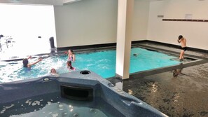 Innenpool, Außenpool
