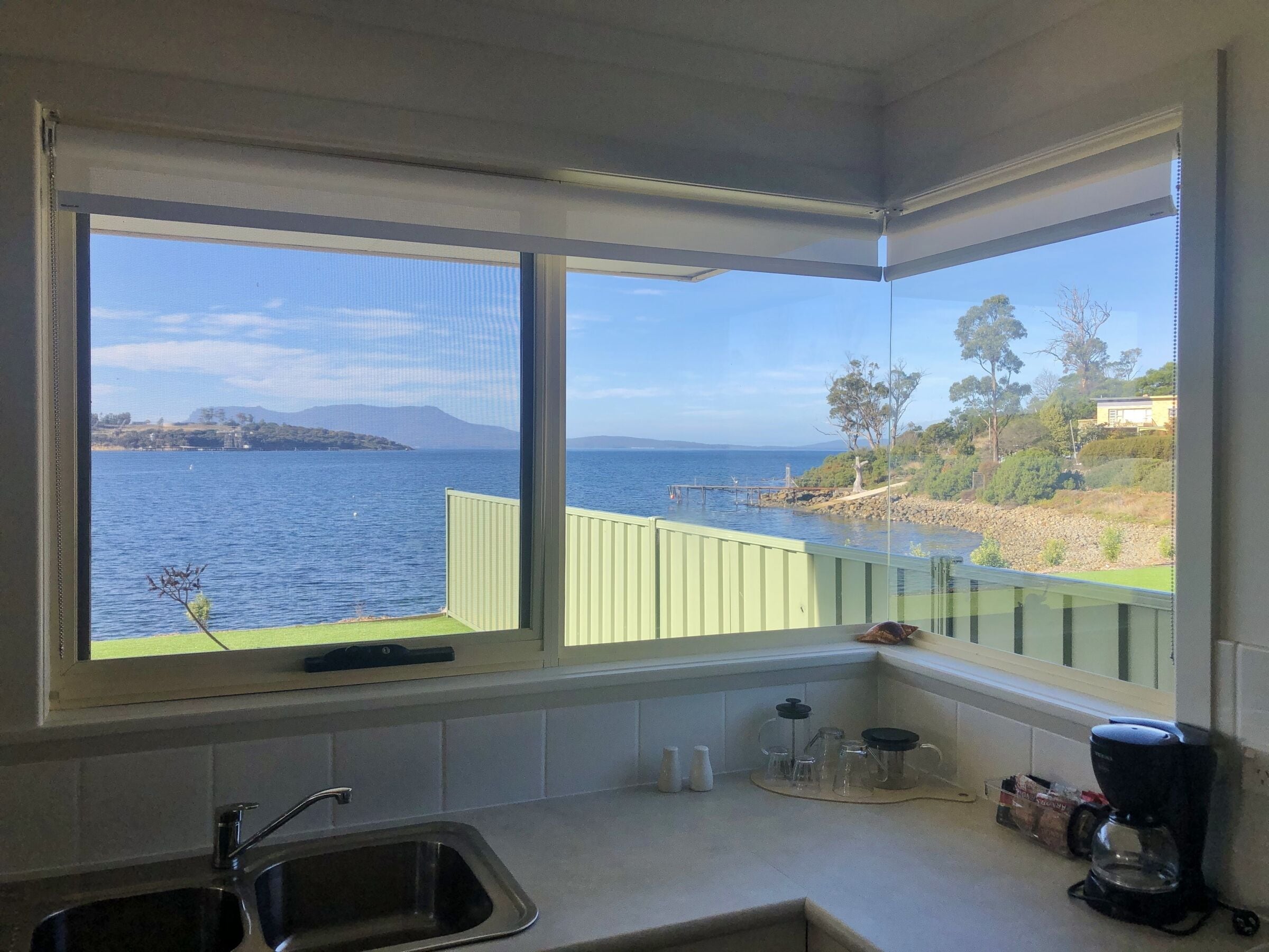 Maria Villa 3 - Waterfront | Private kitchen | Microwave, electric kettle, toaster, cookware/dishes/utensils