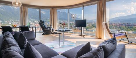 In-room safe, soundproofing, cots/infant beds, free WiFi