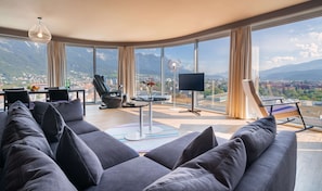 Panoramic Suite | 1 bedroom, in-room safe, soundproofing, cots/infant beds