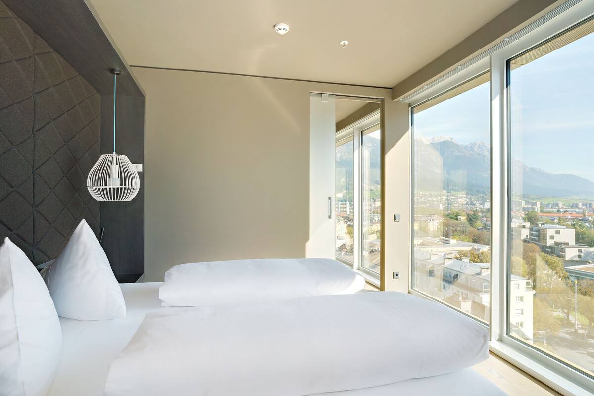 In-room safe, soundproofing, cribs/infant beds, free WiFi