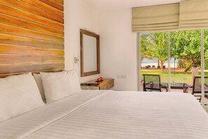 Standard Double Room, Sea View | In-room safe, iron/ironing board, free WiFi, bed sheets - Jetwing Sea (Negombo)