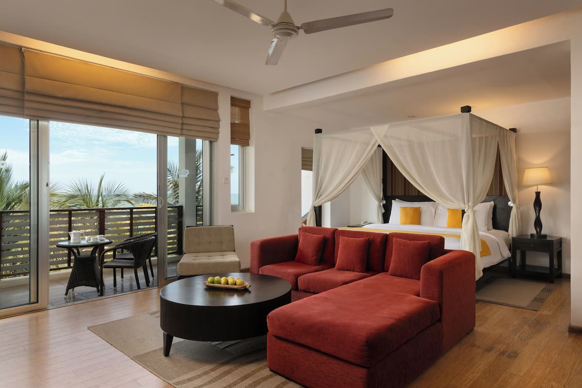 Suite with Sea View | In-room safe, iron/ironing board, free WiFi, bed sheets