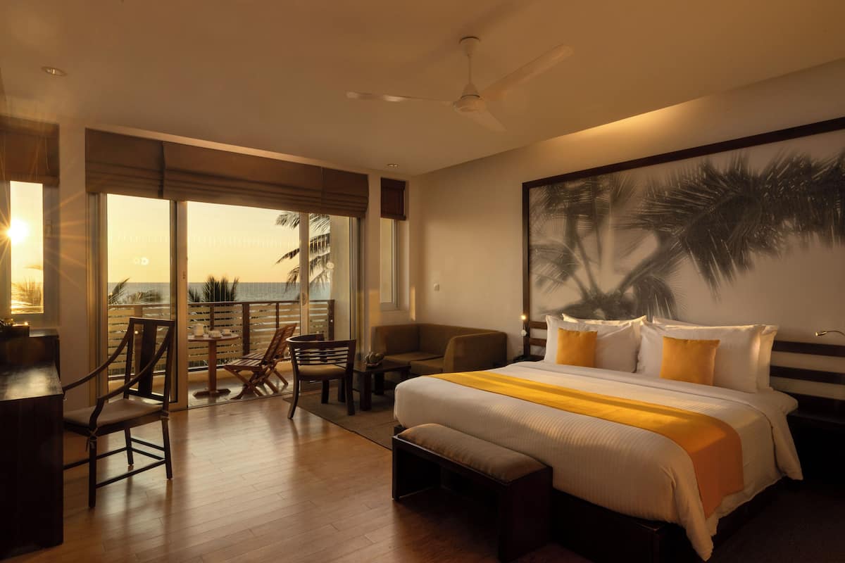 Deluxe Double Room with Sea View | In-room safe, iron/ironing board, free WiFi, bed sheets